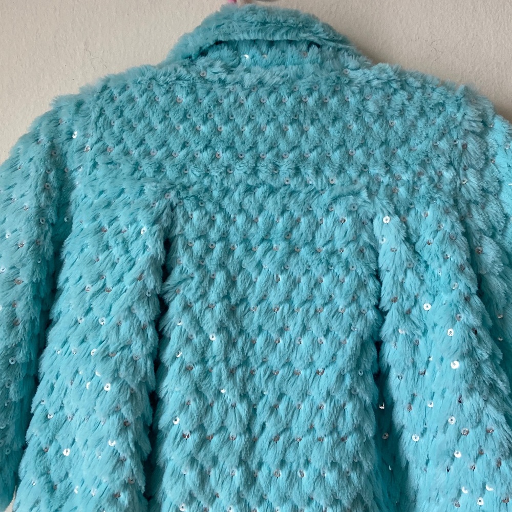 Betsey Johnson Light Blue/Aqua Faux Fur with Sequin Girls’ Cape Sz S(4-6 years) - Picture 10 of 10